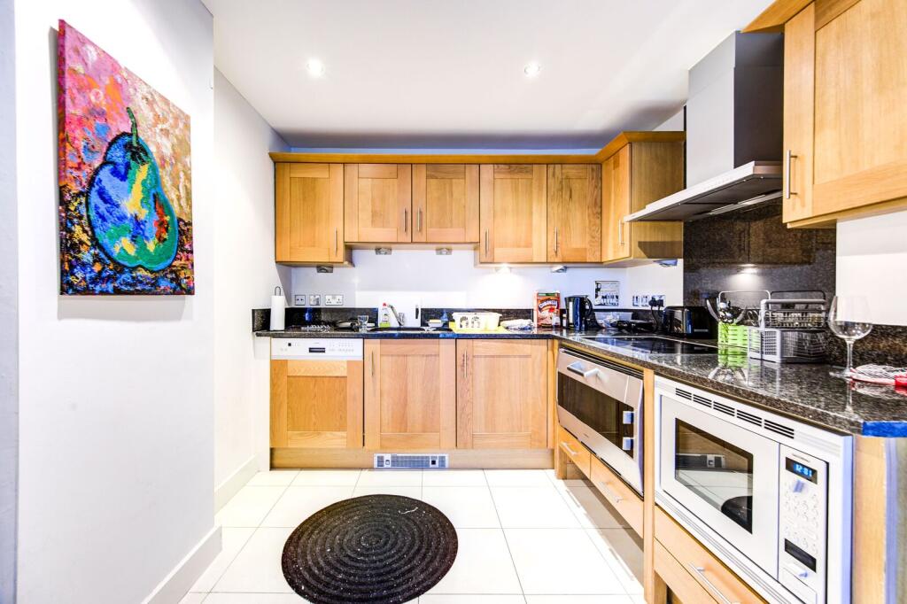 2 bed 1st Floor Flat for rent in Fulham. From Foxtons - Fulham Broadway