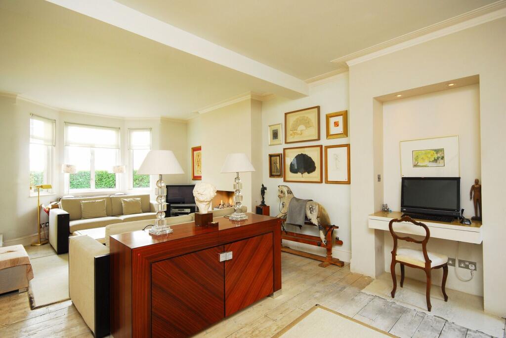 3 bed Detached for rent in Fulham. From Foxtons - Fulham Broadway