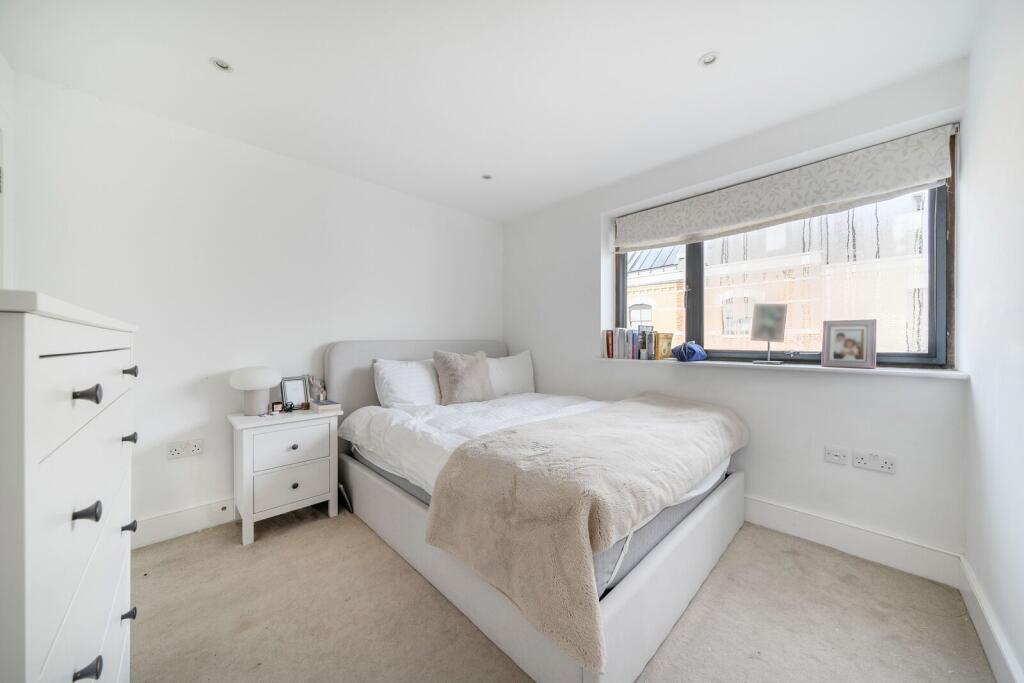 2 bed 1st Floor Flat for rent in London. From Foxtons - Fulham Broadway