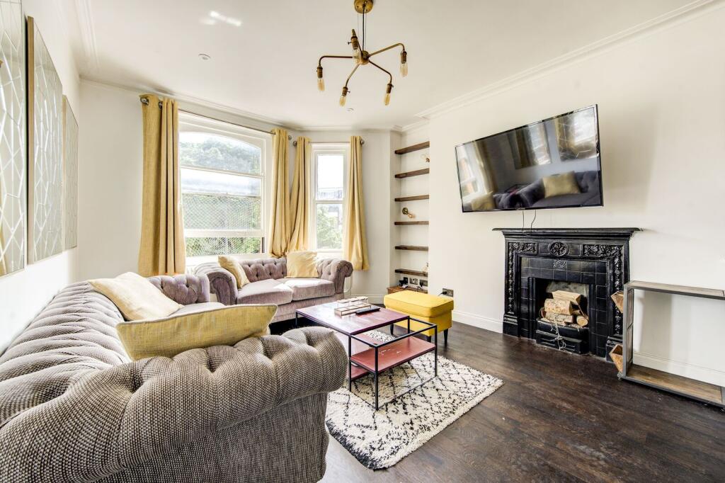 2 bed 1st Floor Flat for rent in London. From Foxtons - Fulham Broadway