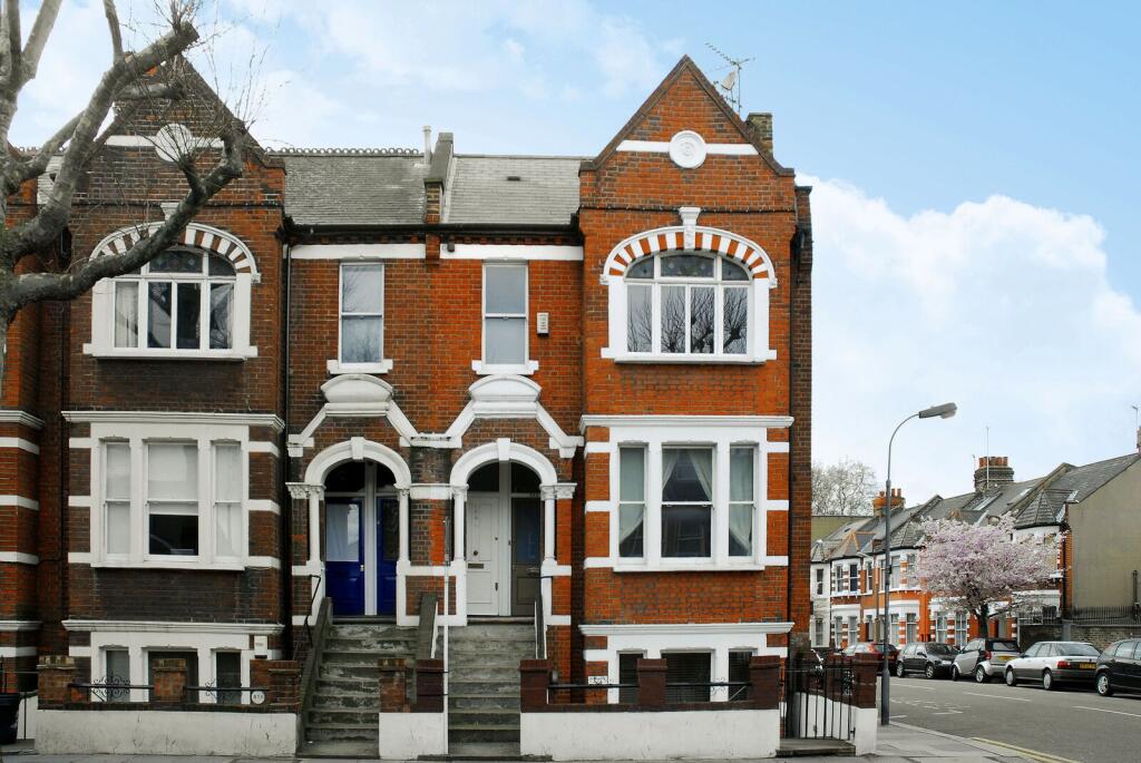 3 bed Annexe for rent in Fulham. From Foxtons - Fulham Broadway