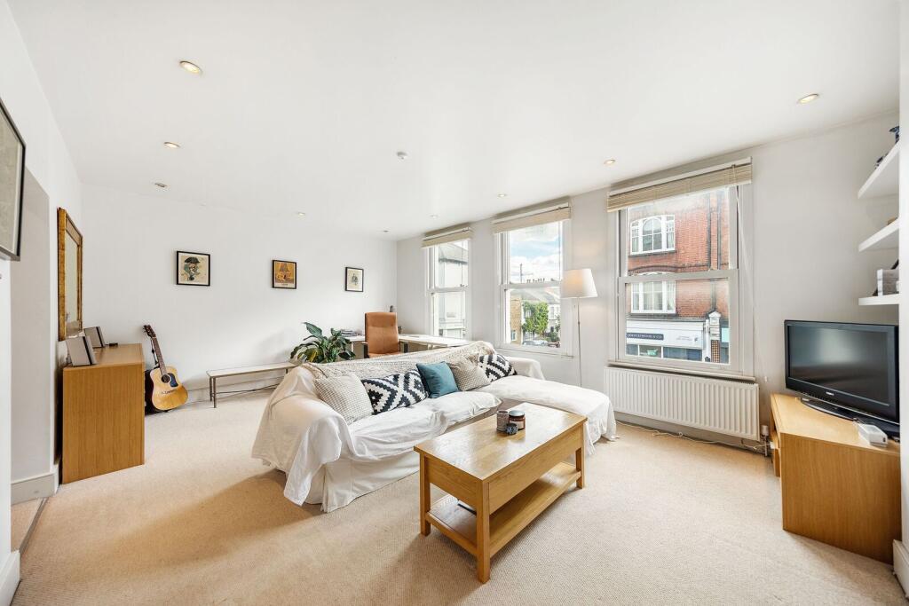 1 bed 1st Floor Flat for rent in London. From Foxtons - Fulham Broadway