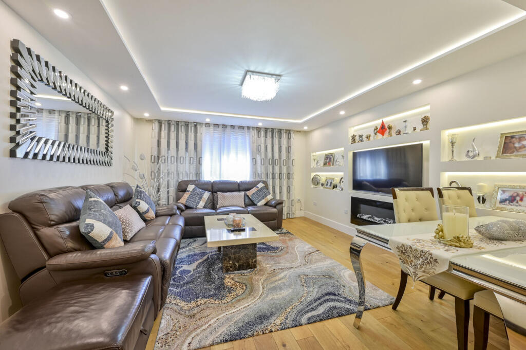 2 bed 1st Floor Flat for rent in London. From Foxtons - Fulham Broadway