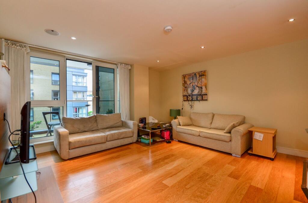 2 bed 1st Floor Flat for rent in Fulham. From Foxtons - Fulham Broadway