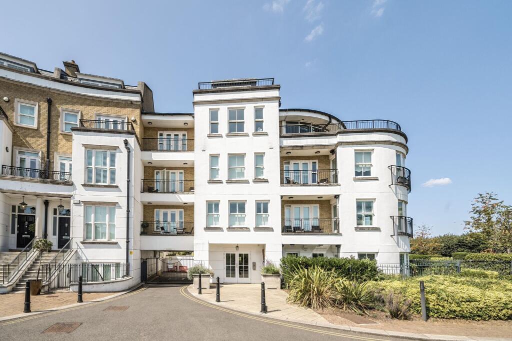 2 bed 1st Floor Flat for rent in London. From Foxtons - Fulham Broadway