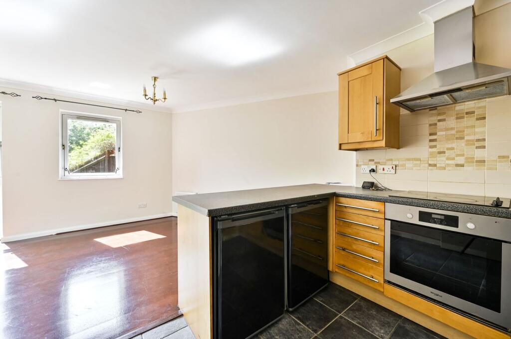 2 bed 1st Floor Flat for rent in London. From Foxtons - Fulham Broadway