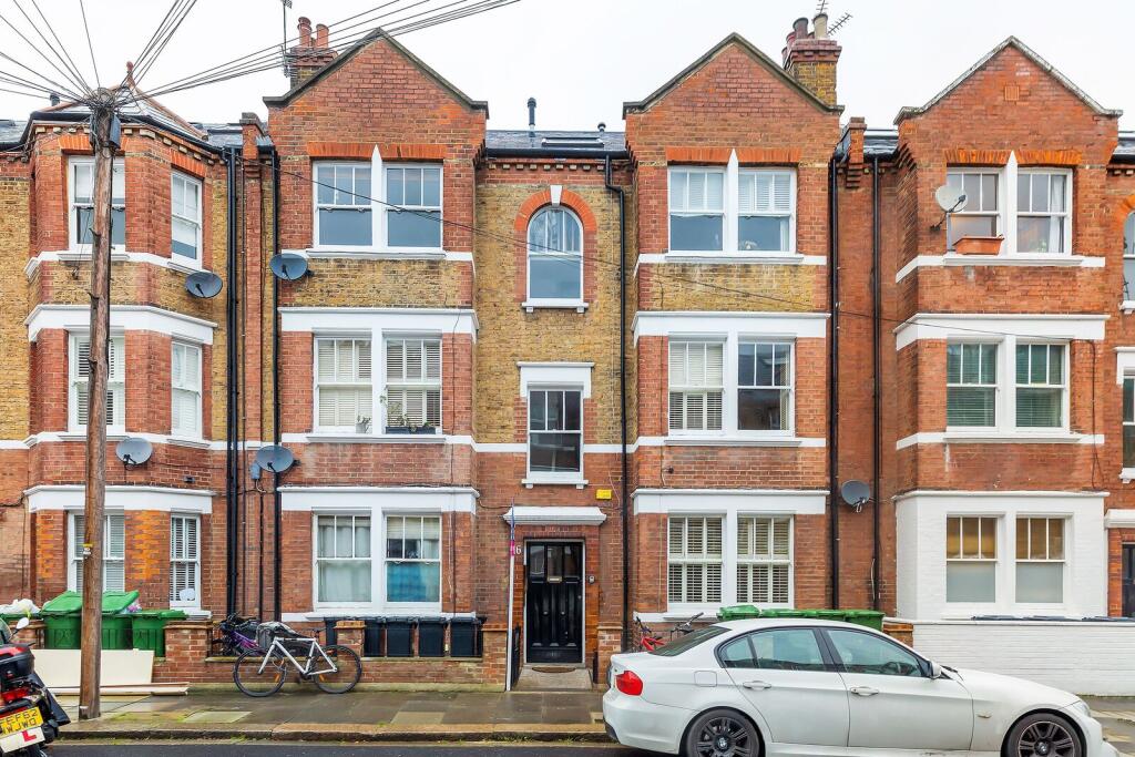 2 bed 1st Floor Flat for rent in Fulham. From Foxtons - Fulham Broadway