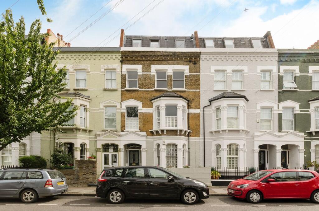 2 bed 1st Floor Flat for rent in Fulham. From Foxtons - Fulham Broadway