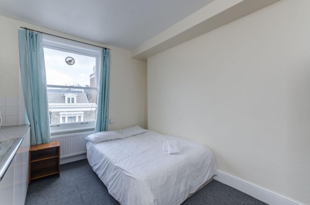 4 bed Studio for rent in Kensington. From Foxtons - Fulham Broadway