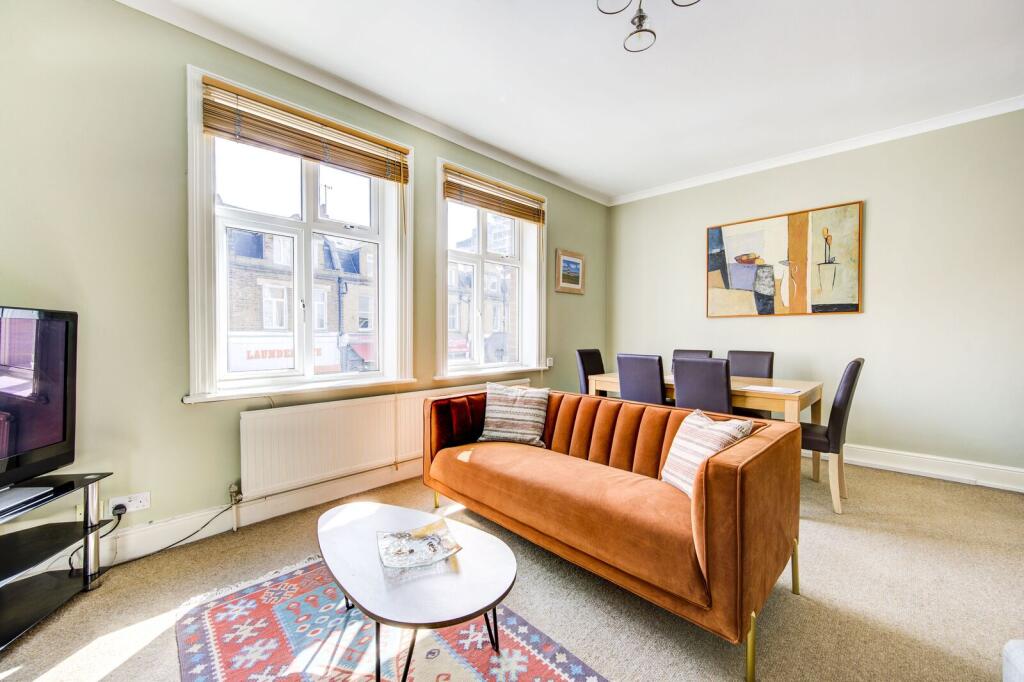 1 bed 1st Floor Flat for rent in Hammersmith. From Foxtons - Fulham Broadway