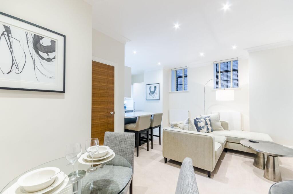 1 bed 1st Floor Flat for rent in London. From Foxtons - Fulham Broadway