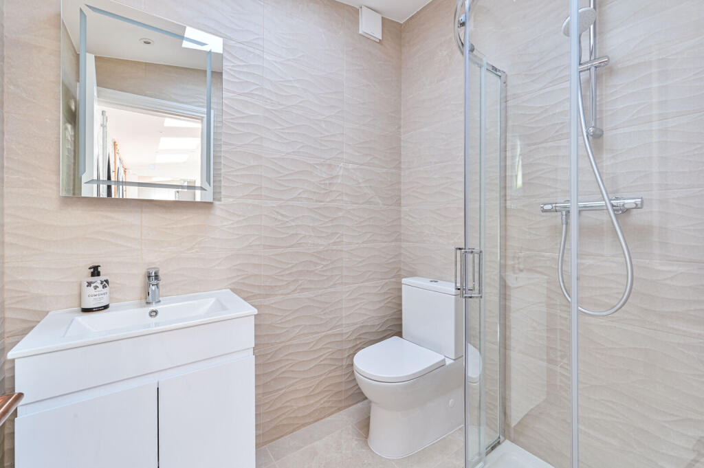 4 bed Studio for rent in Fulham. From Foxtons - Fulham Broadway 4 bed Studio for rent in Fulham. From Foxtons - Fulham Broadway