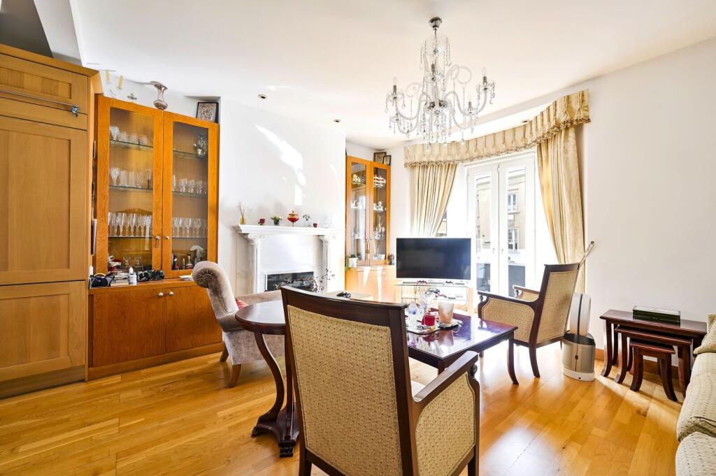 4 bed Detached for rent in Fulham. From Foxtons - Fulham Broadway