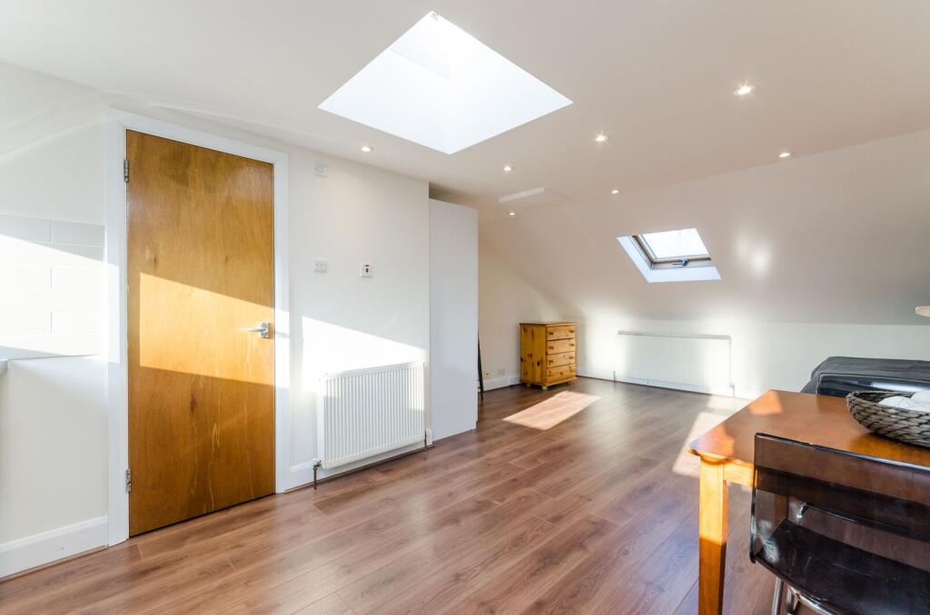 4 bed Studio for rent in London. From Foxtons - Fulham Broadway