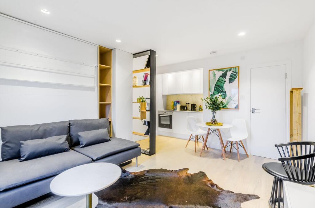 4 bed Studio for rent in London. From Foxtons - Fulham Broadway