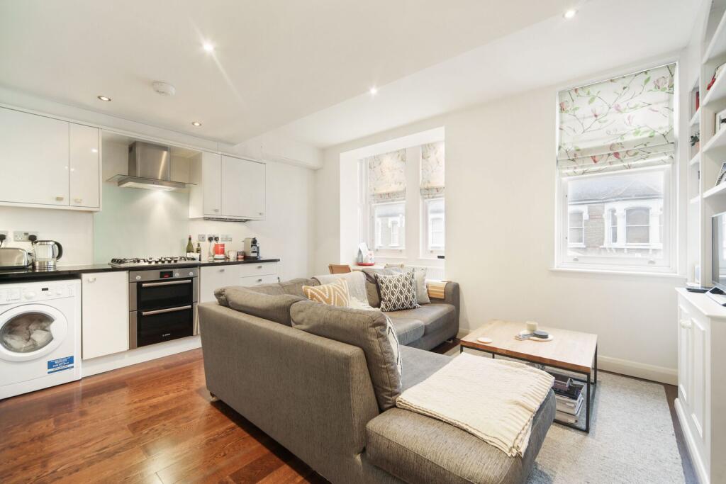 2 bed Annexe for rent in London. From Foxtons - Fulham Broadway