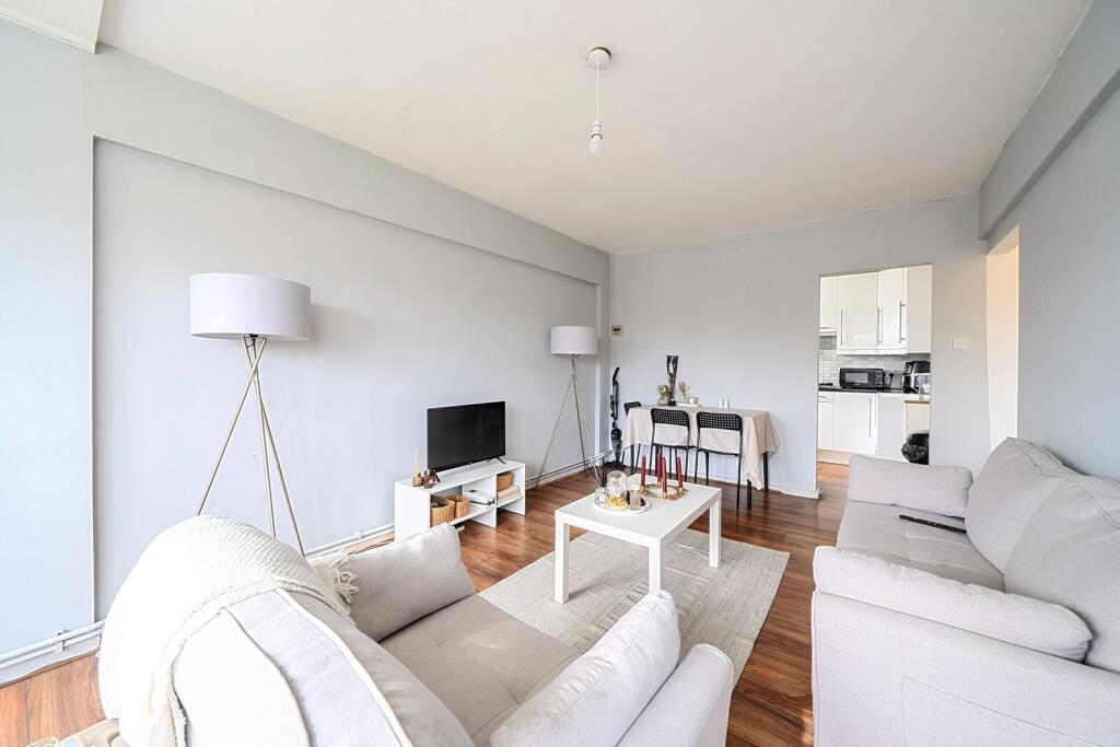 2 bed 1st Floor Flat for rent in London. From Foxtons - Fulham Broadway