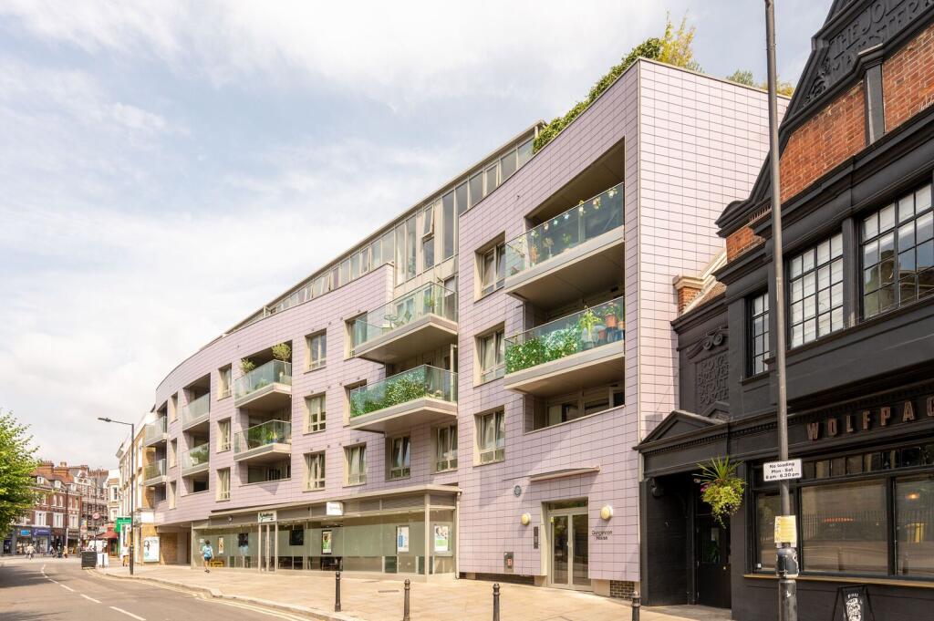 2 bed 1st Floor Flat for rent in Fulham. From Foxtons - Fulham Broadway