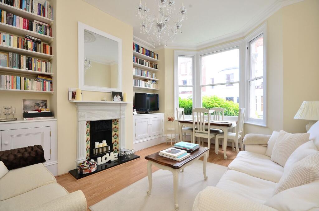 1 bed 1st Floor Flat for rent in Fulham. From Foxtons - Fulham Broadway