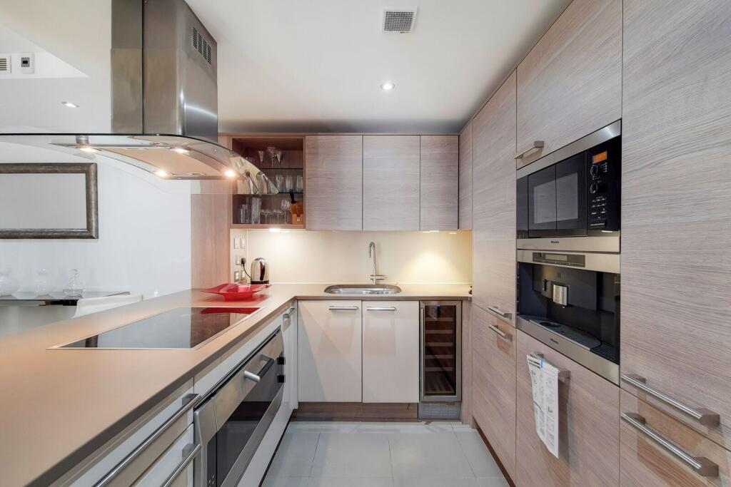 2 bed 1st Floor Flat for rent in Fulham. From Foxtons - Fulham Broadway