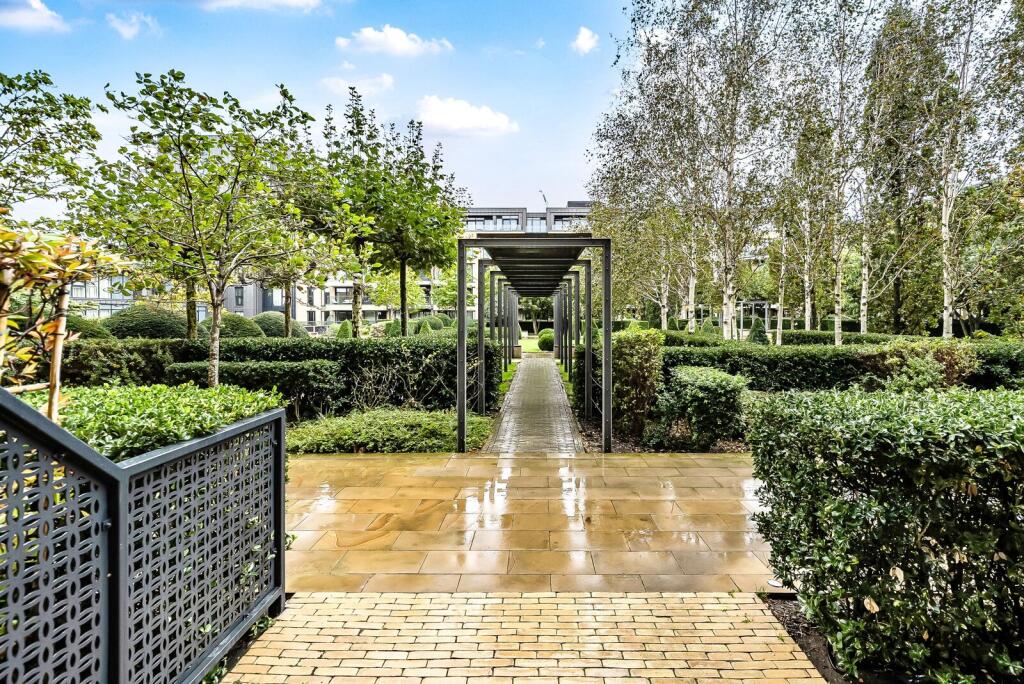 1 bed 1st Floor Flat for rent in London. From Foxtons - Fulham Broadway