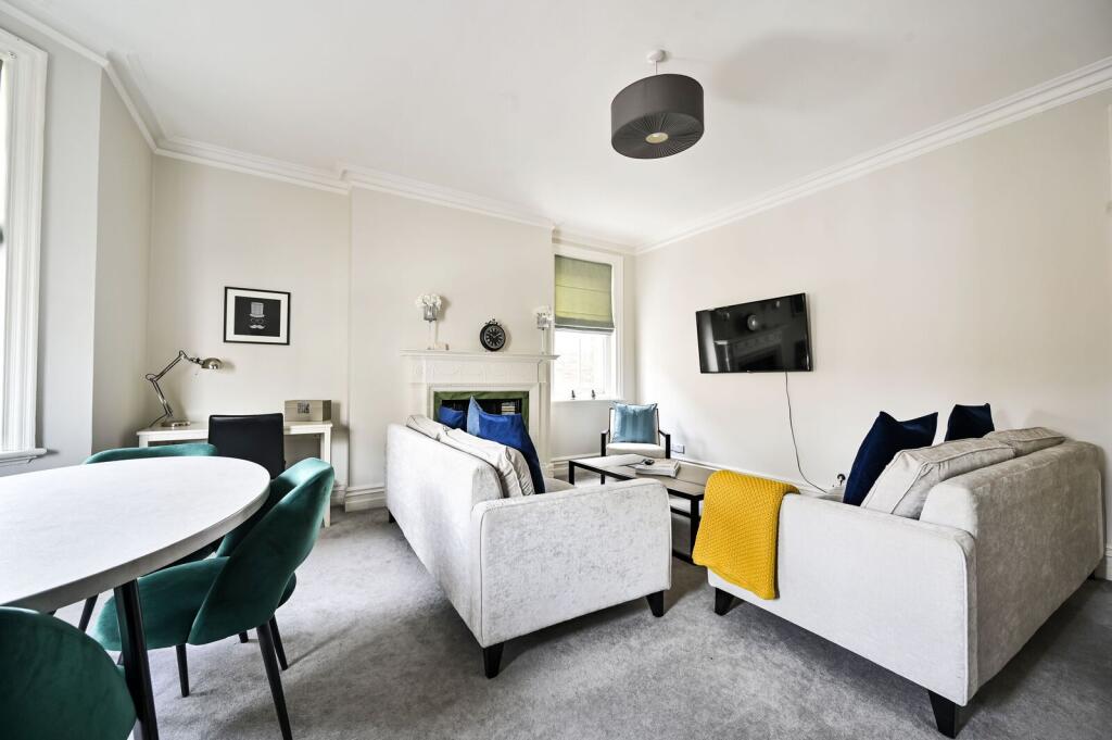 2 bed 1st Floor Flat for rent in London. From Foxtons - Fulham Broadway