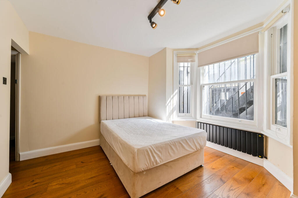 0 bed Studio for rent in Kensington. From Foxtons - Fulham Broadway