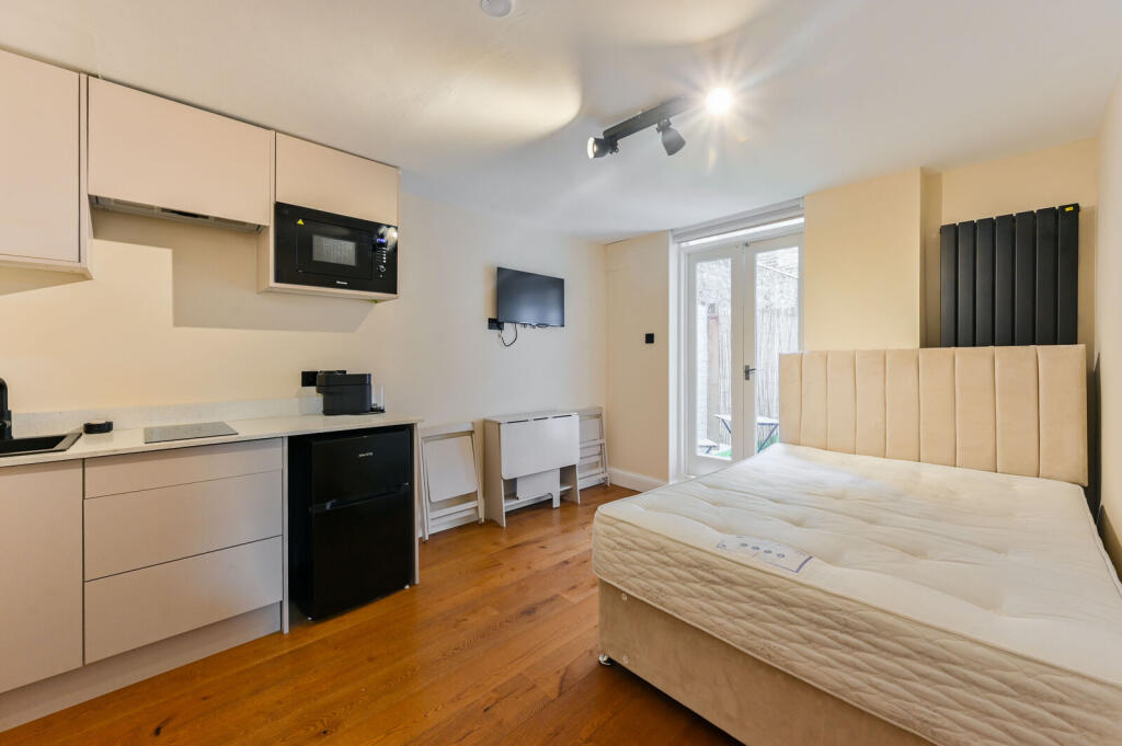 0 bed Studio for rent in London. From Foxtons - Fulham Broadway