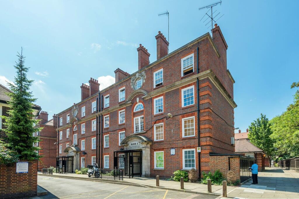 2 bed 1st Floor Flat for rent in London. From Foxtons - Fulham Broadway 2 bed 1st Floor Flat for rent in London. From Foxtons - Fulham Broadway