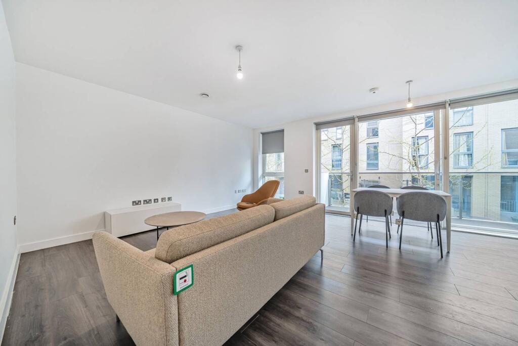 1 bed 1st Floor Flat for rent in London. From Foxtons - Greenwich