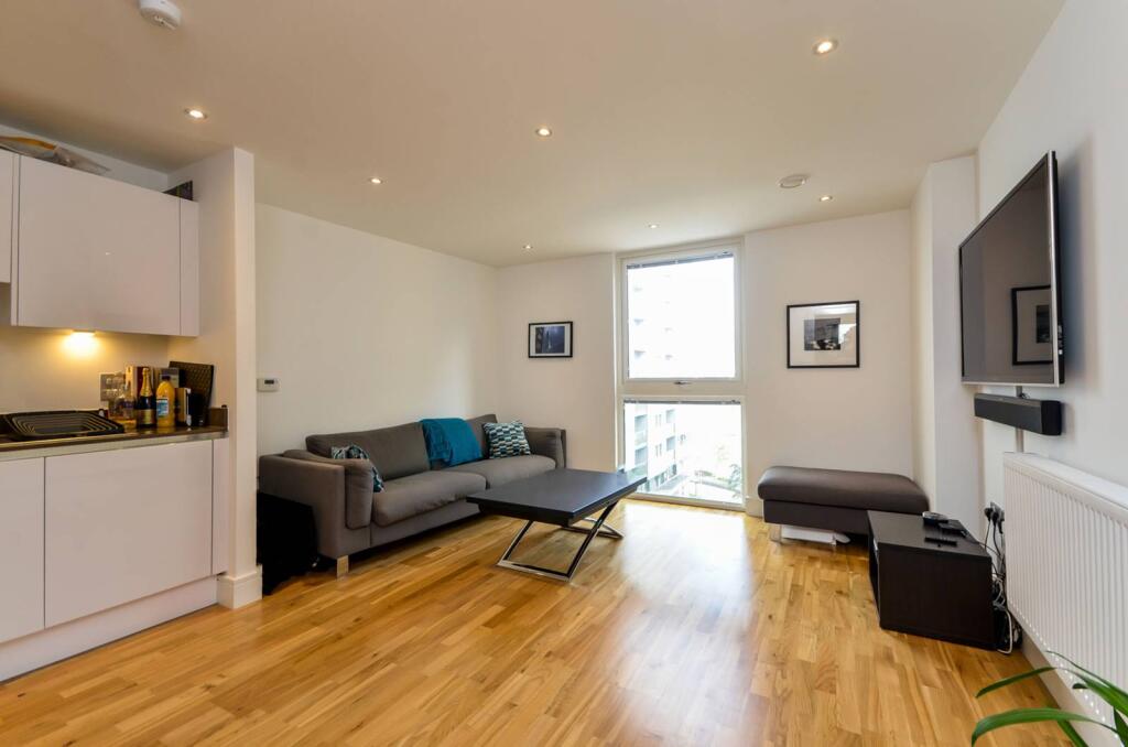 2 bed 1st Floor Flat for rent in London. From Foxtons - Greenwich
