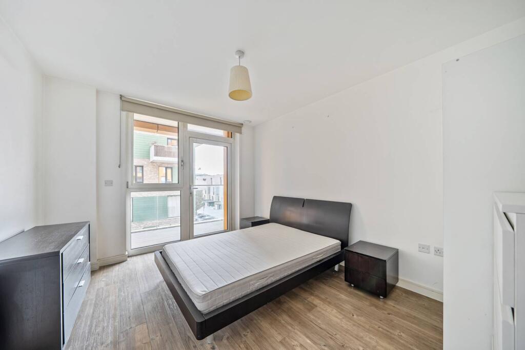 1 bed 1st Floor Flat for rent in London. From Foxtons - Greenwich