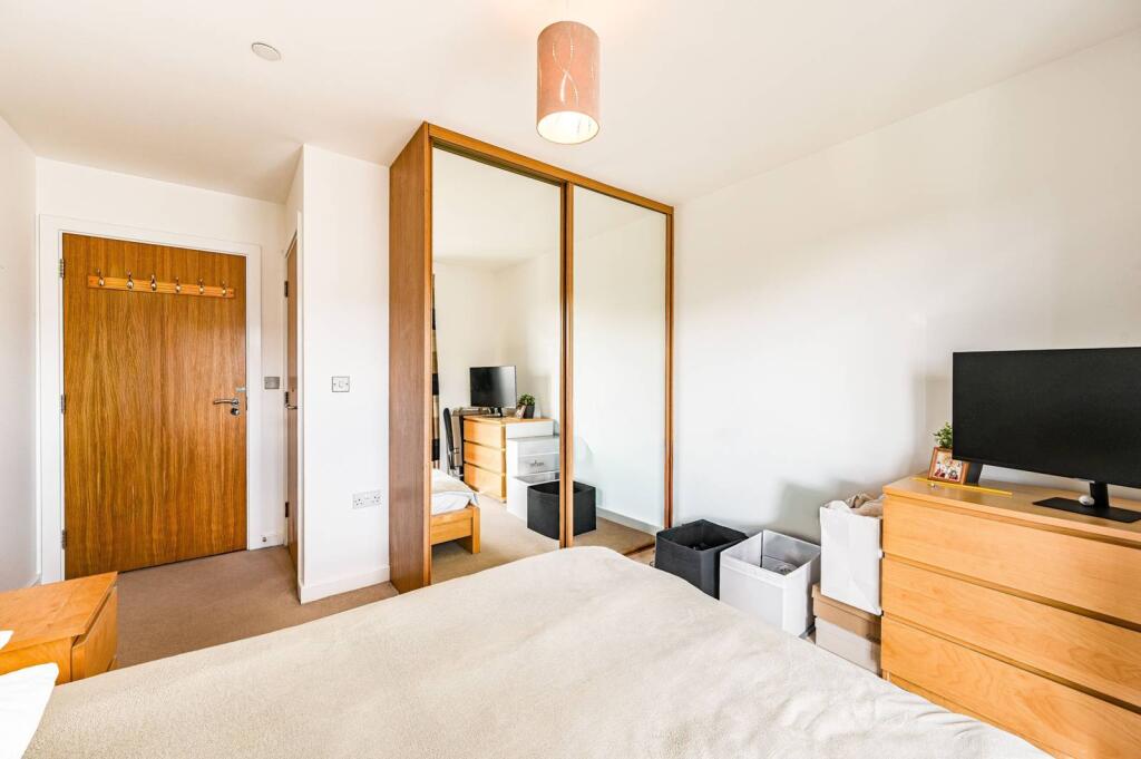 2 bed 1st Floor Flat for rent in London. From Foxtons - Greenwich