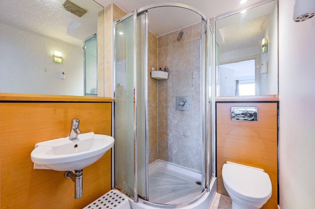 2 bed 1st Floor Flat for rent in London. From Foxtons - Greenwich