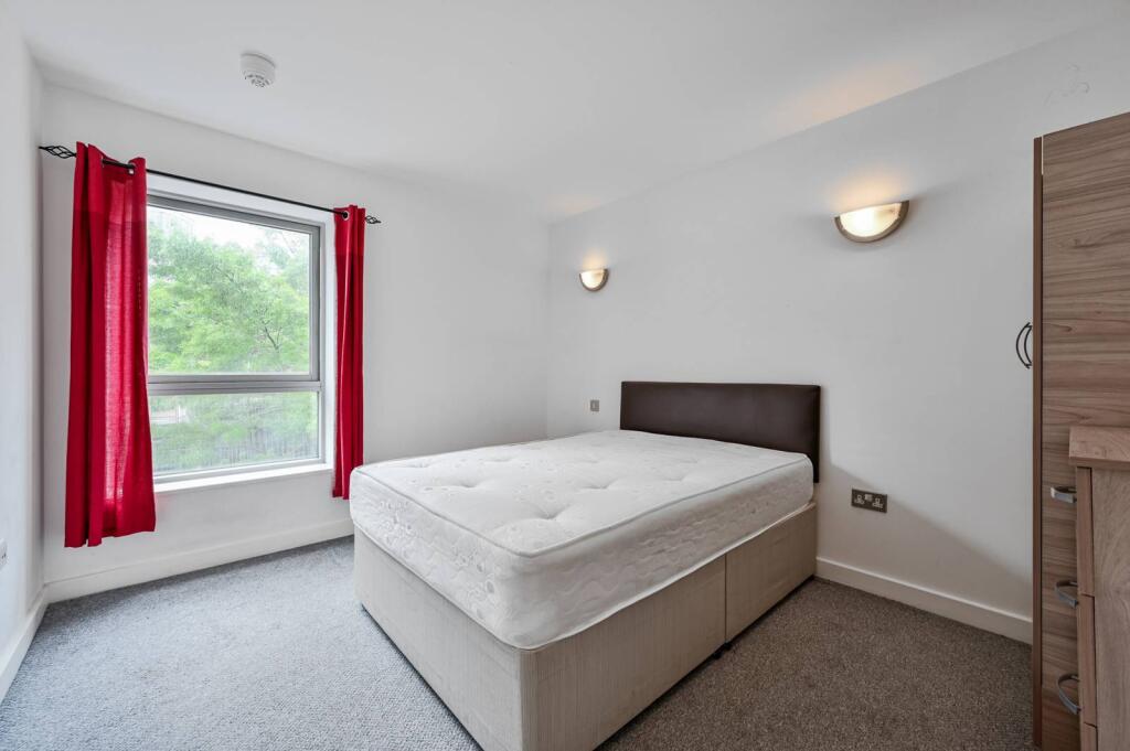 2 bed 1st Floor Flat for rent in Greenwich. From Foxtons - Greenwich