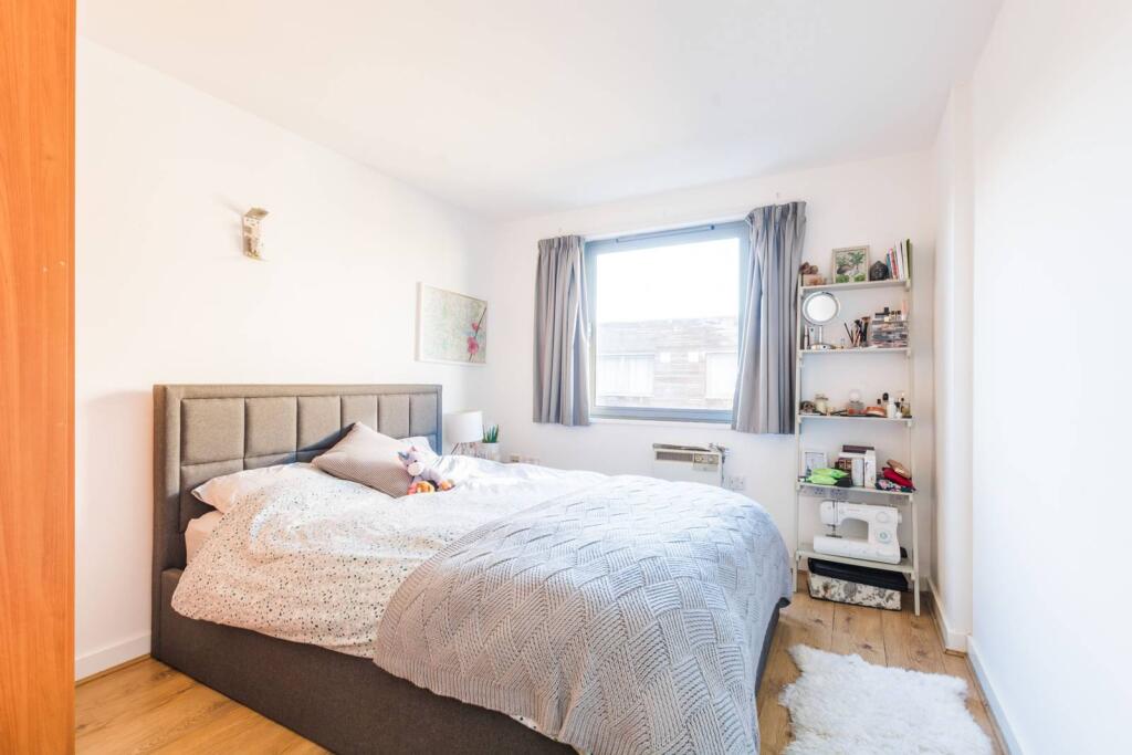 2 bed 1st Floor Flat for rent in London. From Foxtons - Greenwich