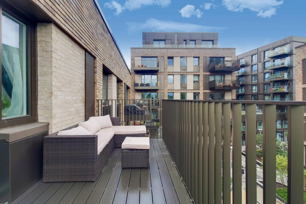 2 bed 1st Floor Flat for rent in London. From Foxtons - Greenwich