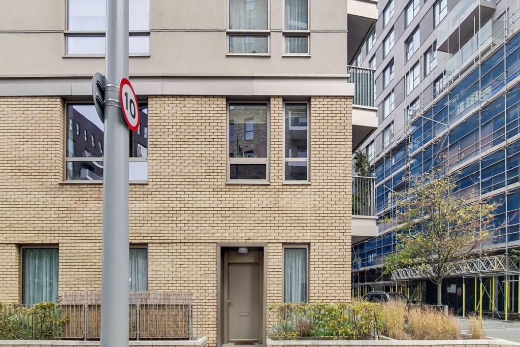 1 bed 1st Floor Flat for rent in London. From Foxtons - Greenwich