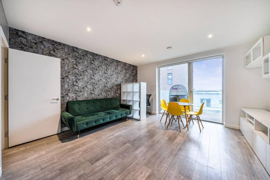 1 bed 1st Floor Flat for rent in London. From Foxtons - Greenwich