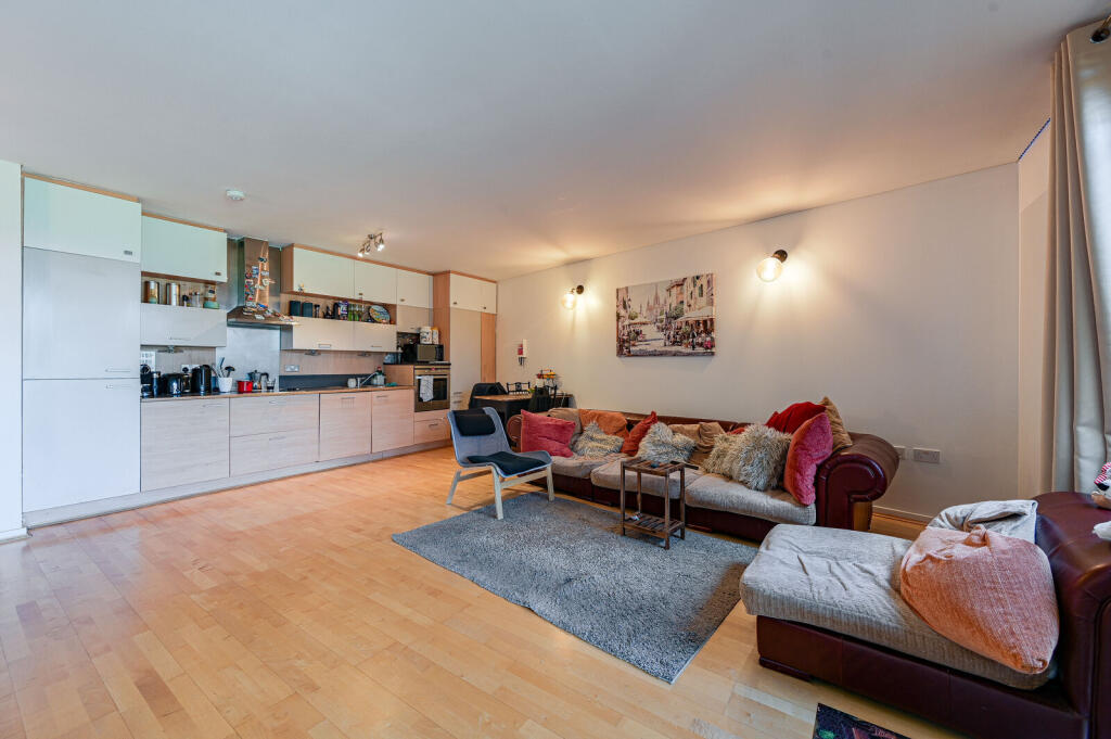 3 bed 1st Floor Flat for rent in London. From Foxtons - Greenwich 3 bed 1st Floor Flat for rent in London. From Foxtons - Greenwich