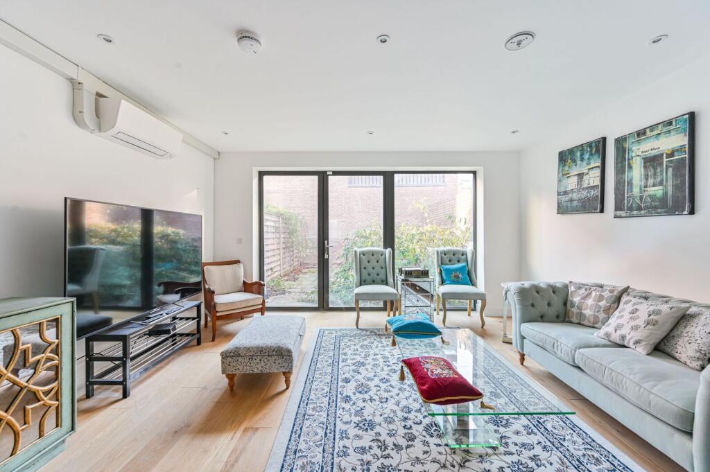 4 bed End of Terrace for rent in Greenwich. From Foxtons - Greenwich 4 bed End of Terrace for rent in Greenwich. From Foxtons - Greenwich