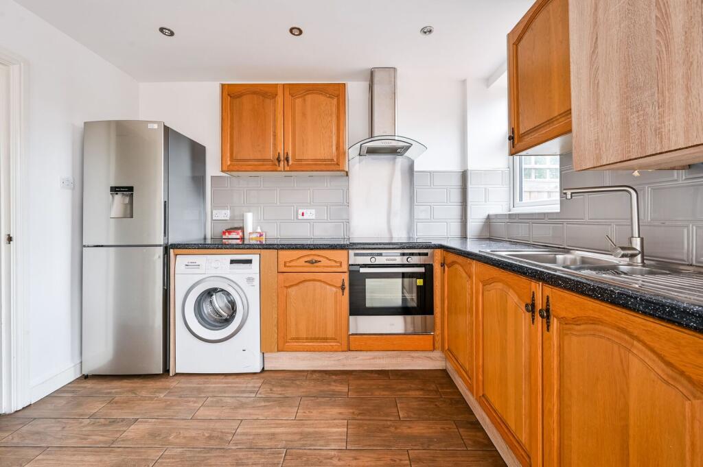 4 bed Detached for rent in Greenwich. From Foxtons - Greenwich 4 bed Detached for rent in Greenwich. From Foxtons - Greenwich