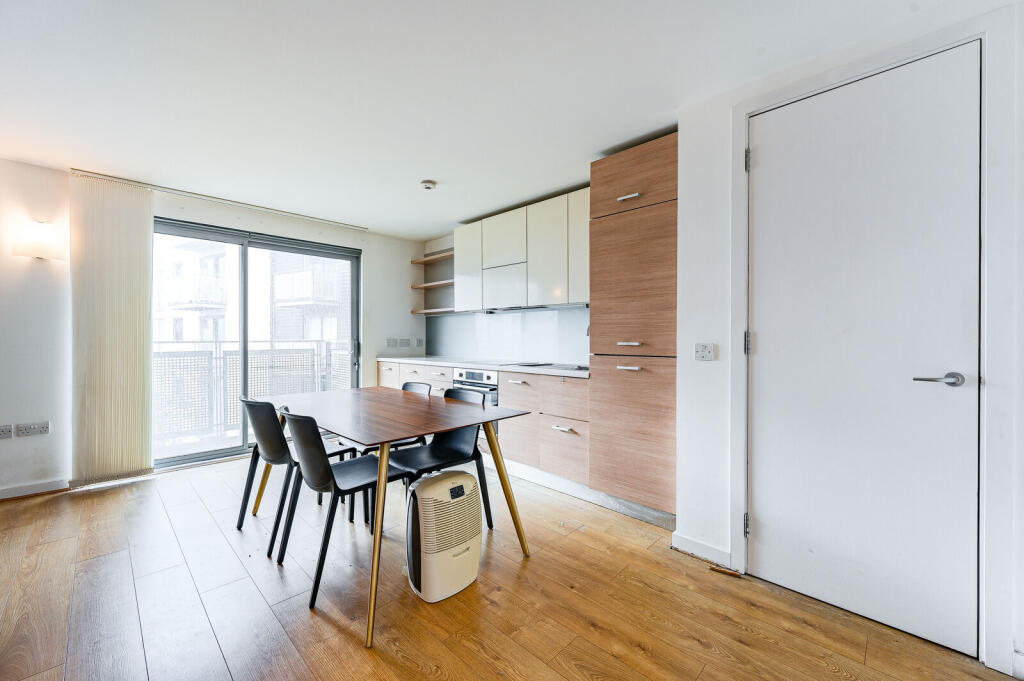 1 bed 1st Floor Flat for rent in London. From Foxtons - Greenwich