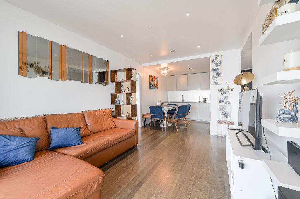2 bed 1st Floor Flat for rent in London. From Foxtons - Greenwich