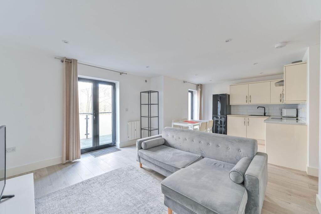 2 bed 1st Floor Flat for rent in London. From Foxtons - Greenwich