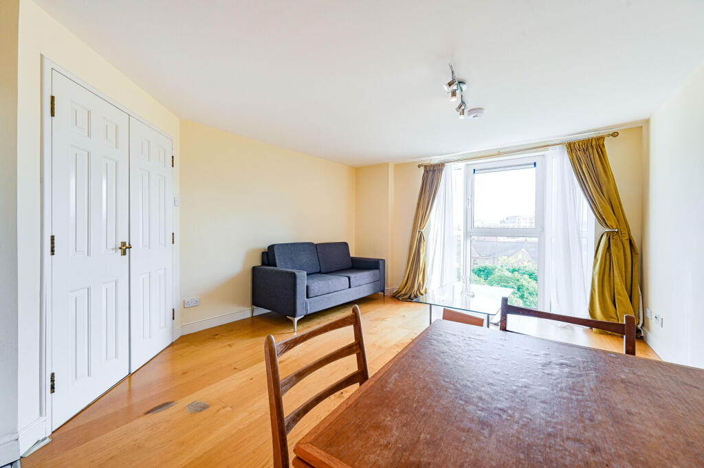 1 bed 1st Floor Flat for rent in Deptford. From Foxtons - Greenwich 1 bed 1st Floor Flat for rent in Deptford. From Foxtons - Greenwich