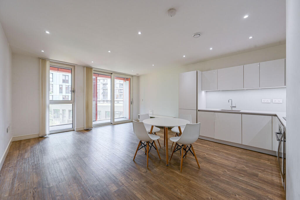 2 bed 1st Floor Flat for rent in Greenwich. From Foxtons - Greenwich