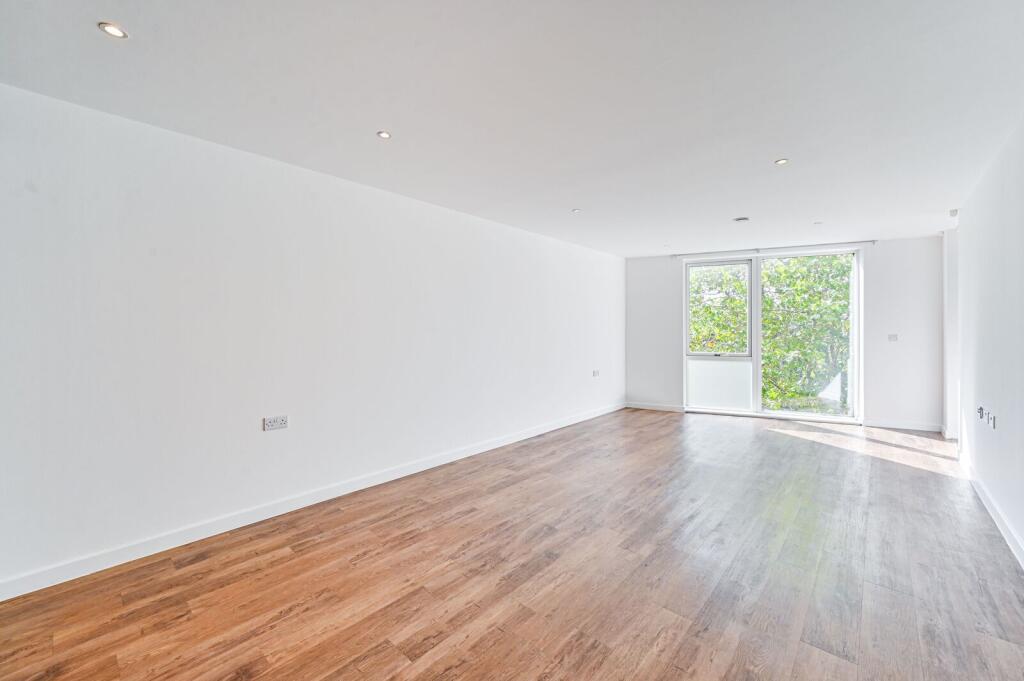 1 bed 1st Floor Flat for rent in London. From Foxtons - Greenwich