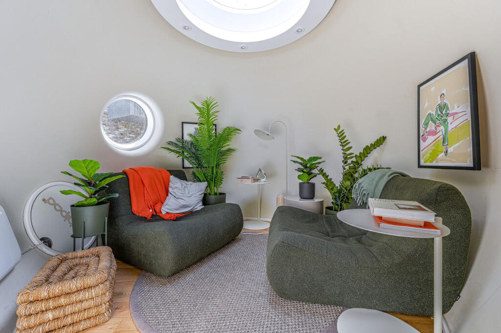 1 bed 1st Floor Flat for rent in . From Foxtons - Greenwich