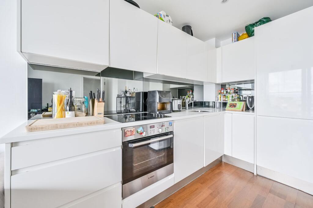 2 bed 1st Floor Flat for rent in London. From Foxtons - Greenwich